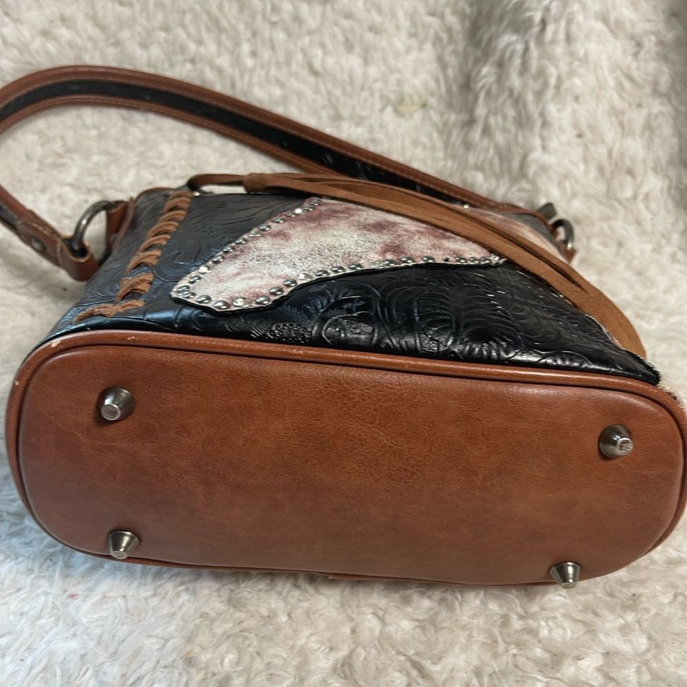 Montana West Black and Brown Horse Accent Shoulder Bag - Picture 6 of 14